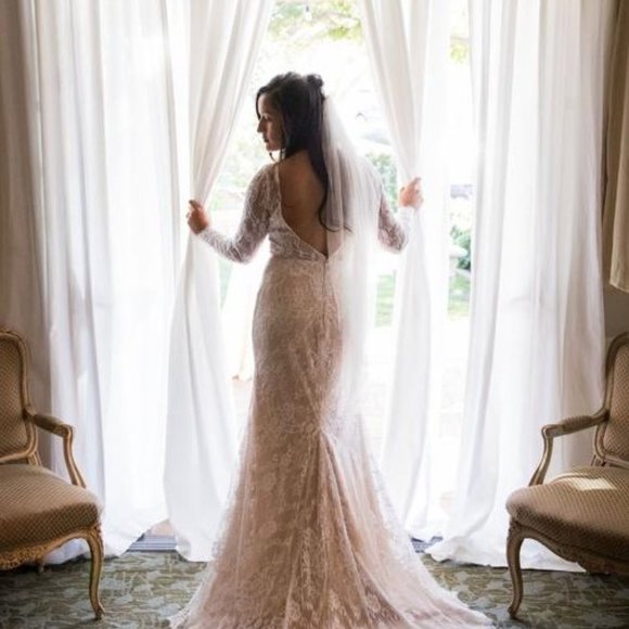 TARA LAUREN WEDDING DRESS - Picture 2 of 8